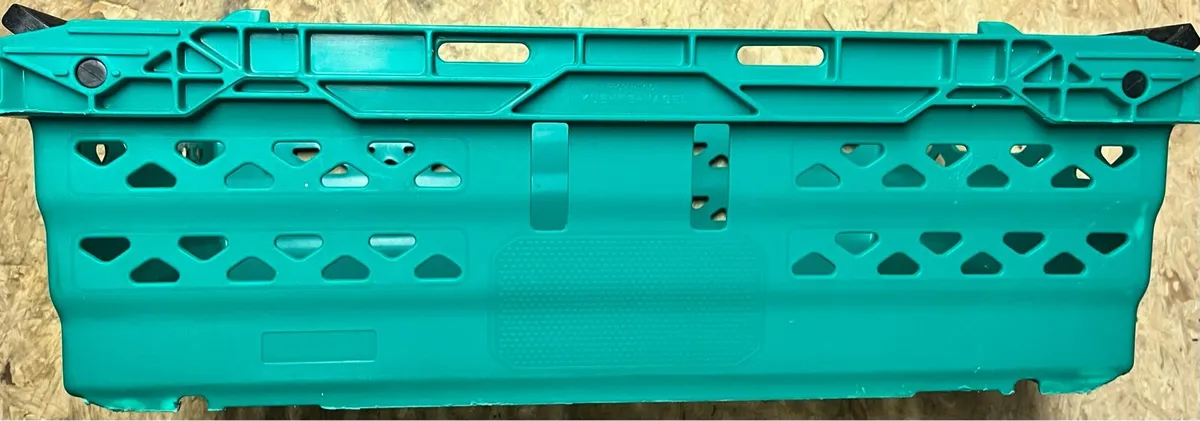 5 hard plastic boxes - Image 4