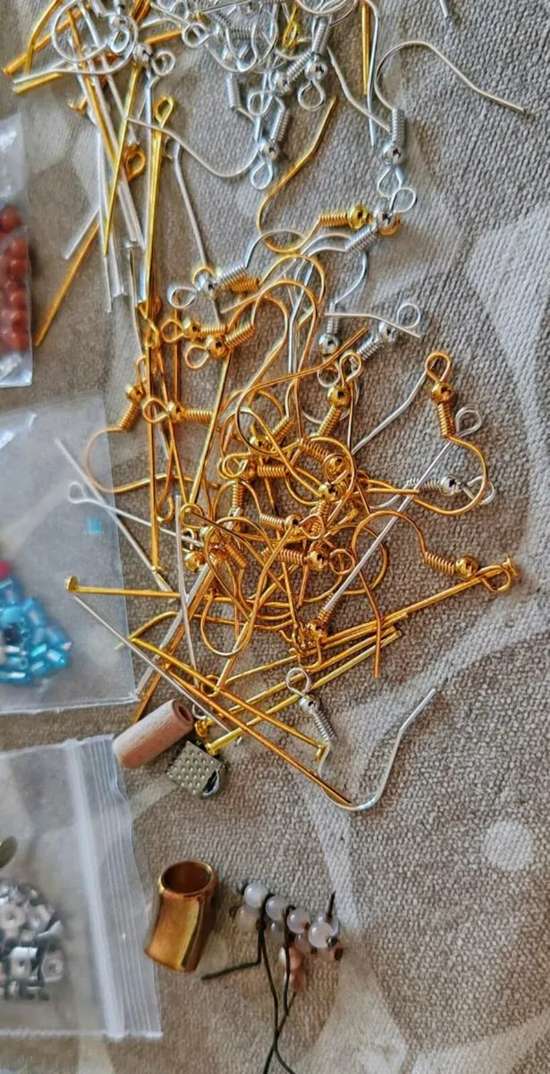 Jewellery making findings and beads - Image 3