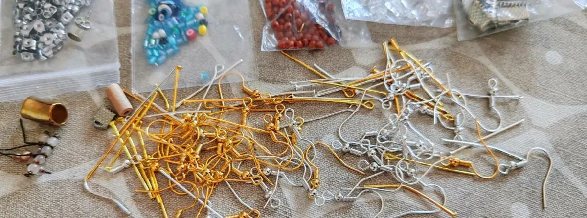 Jewellery making findings and beads - Image 4