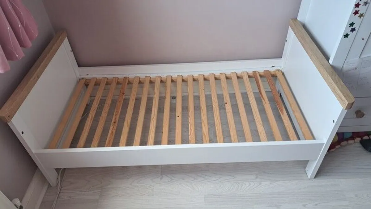 Toddler bed in excellent condition (with mattress if required) - Image 2