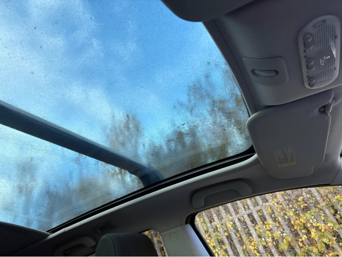 Nissan Qashqai 1.5 DSL + 2 C PACK 5DR - Image 3