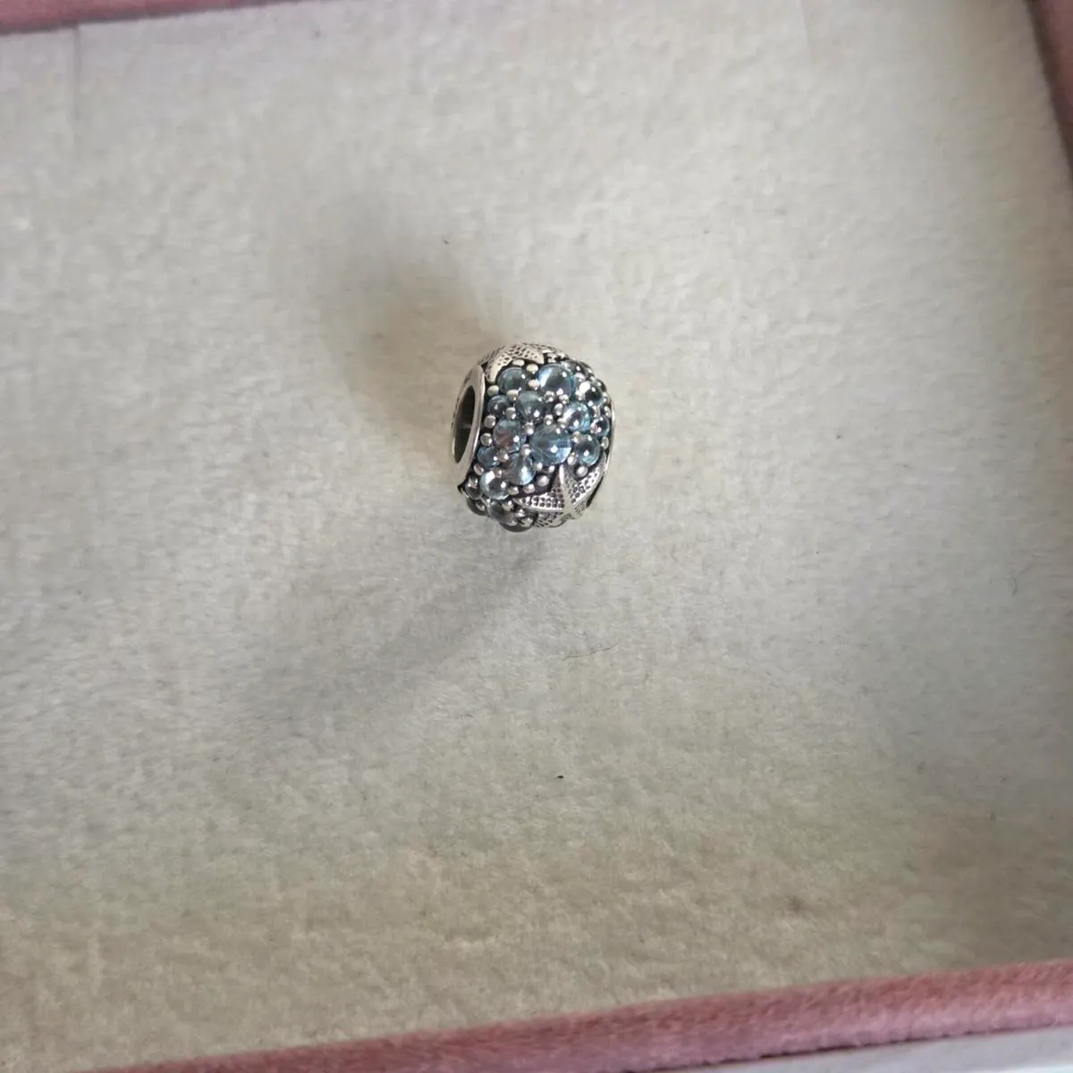 Pandora oceanic star fish charm - Image 1