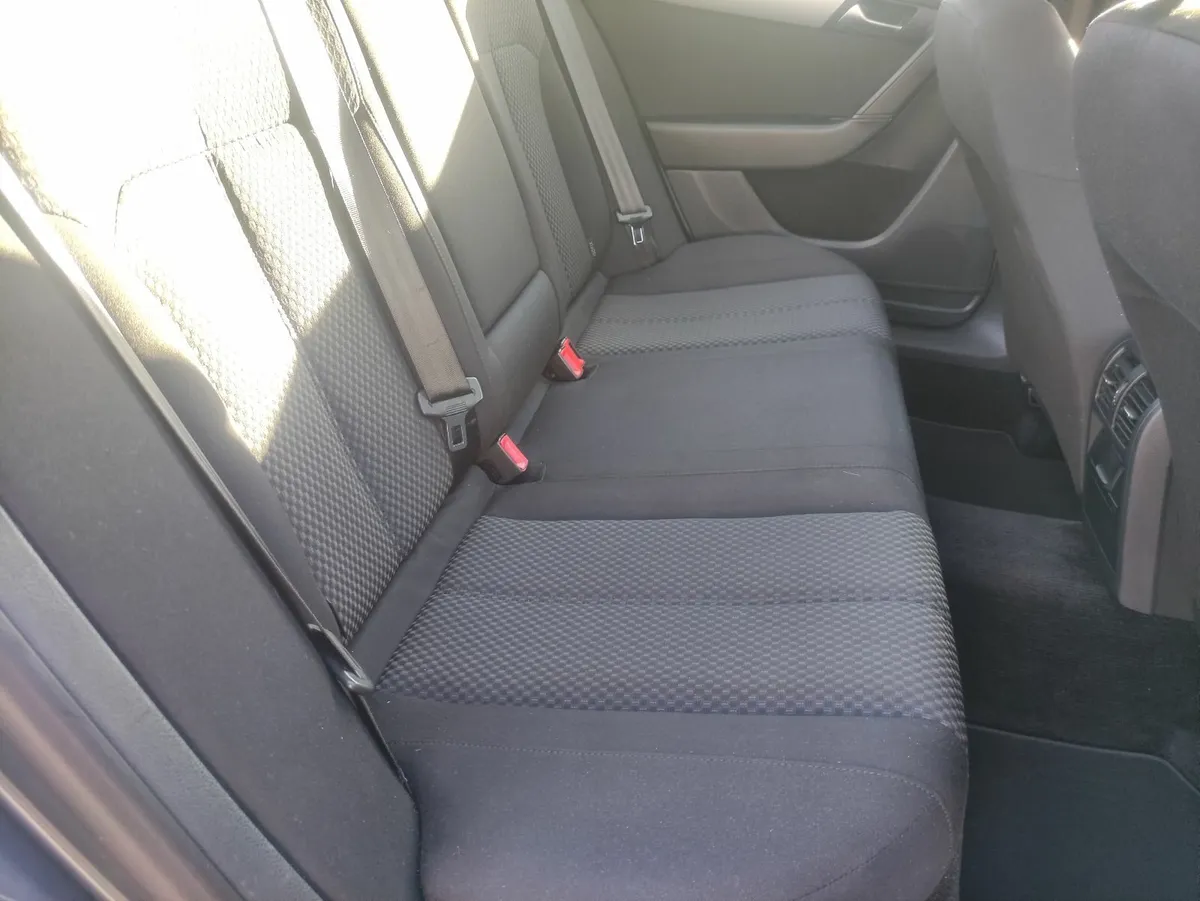 Volkswagen PASSAT B7 - Image 3