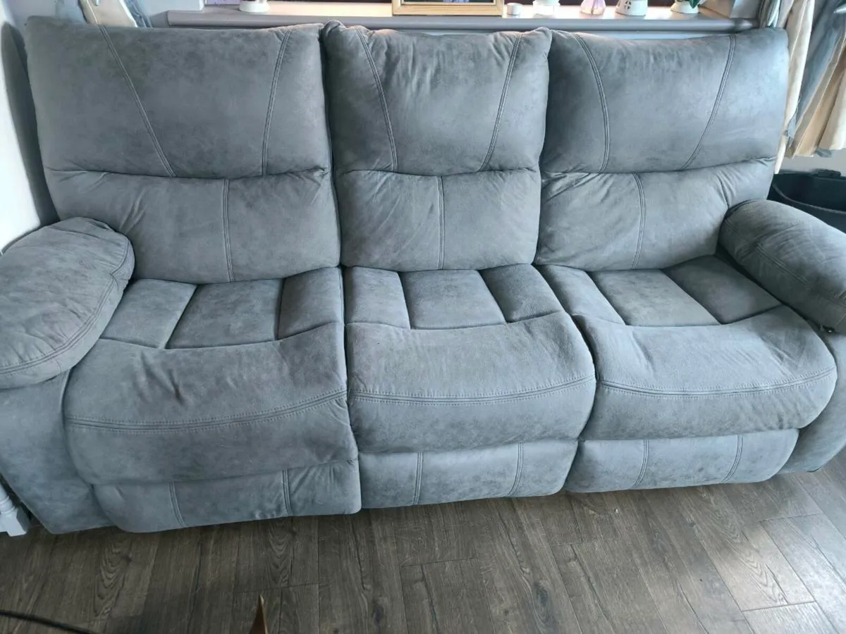 3 seater reclining sofa - Image 1
