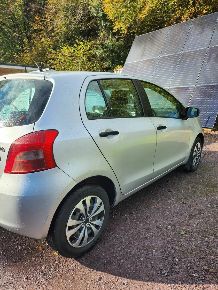 Toyota Yaris 2007 - Image 2