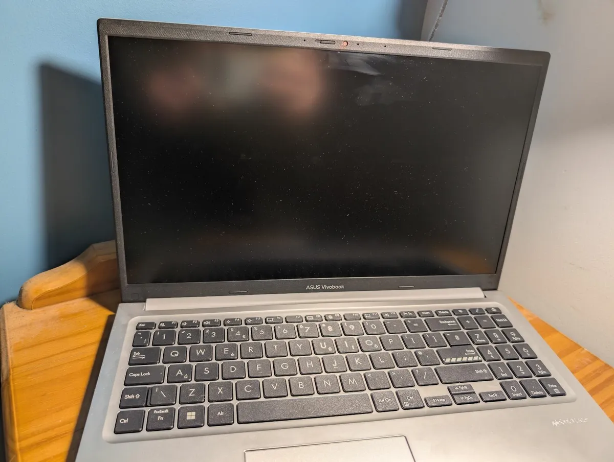 Asus Vivobook 15 laptop - Image 3