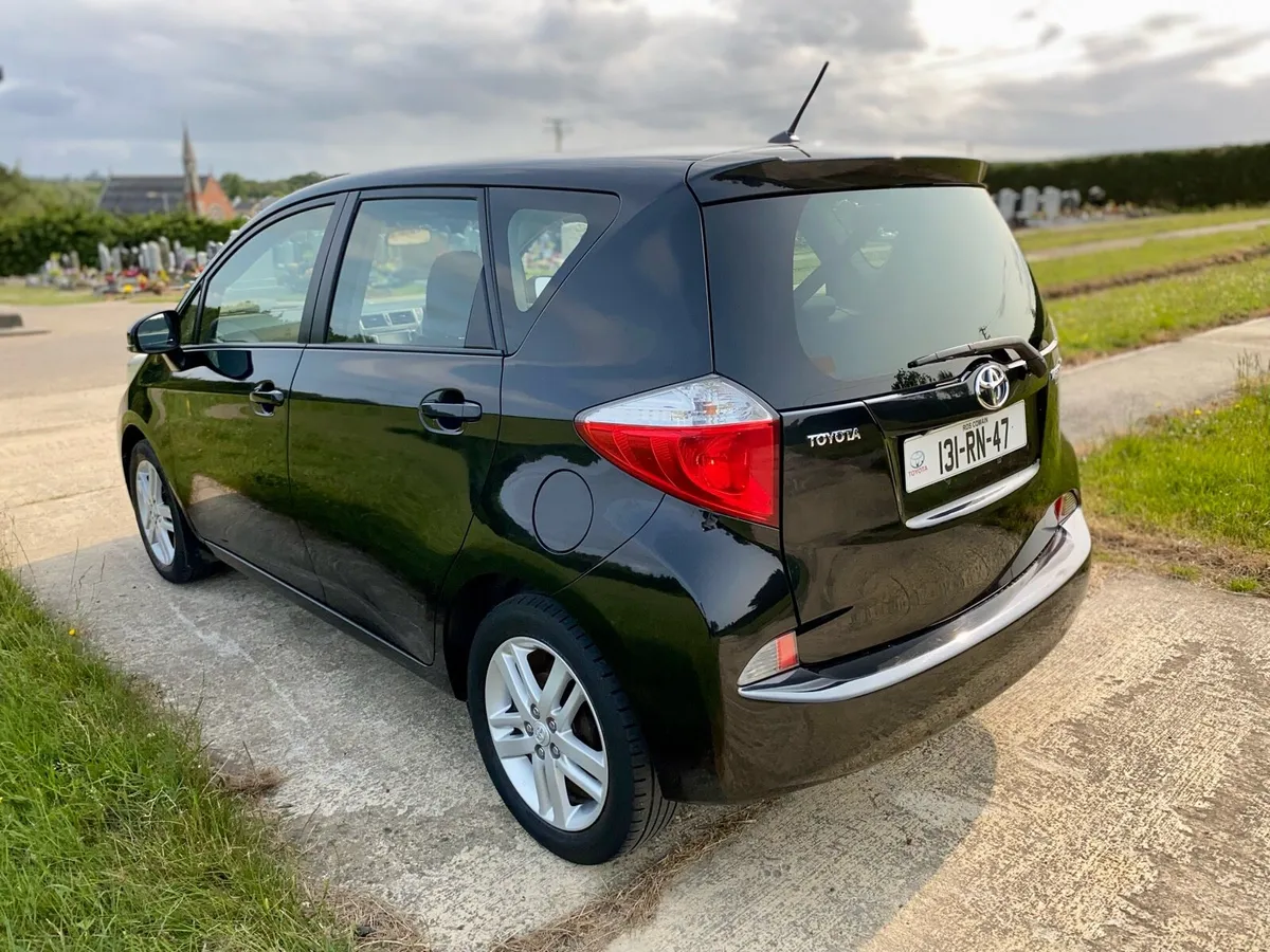 TOYOTA YARIS VERSO-S 1.3 (2013) **NCT 03-05-2026** - Image 2