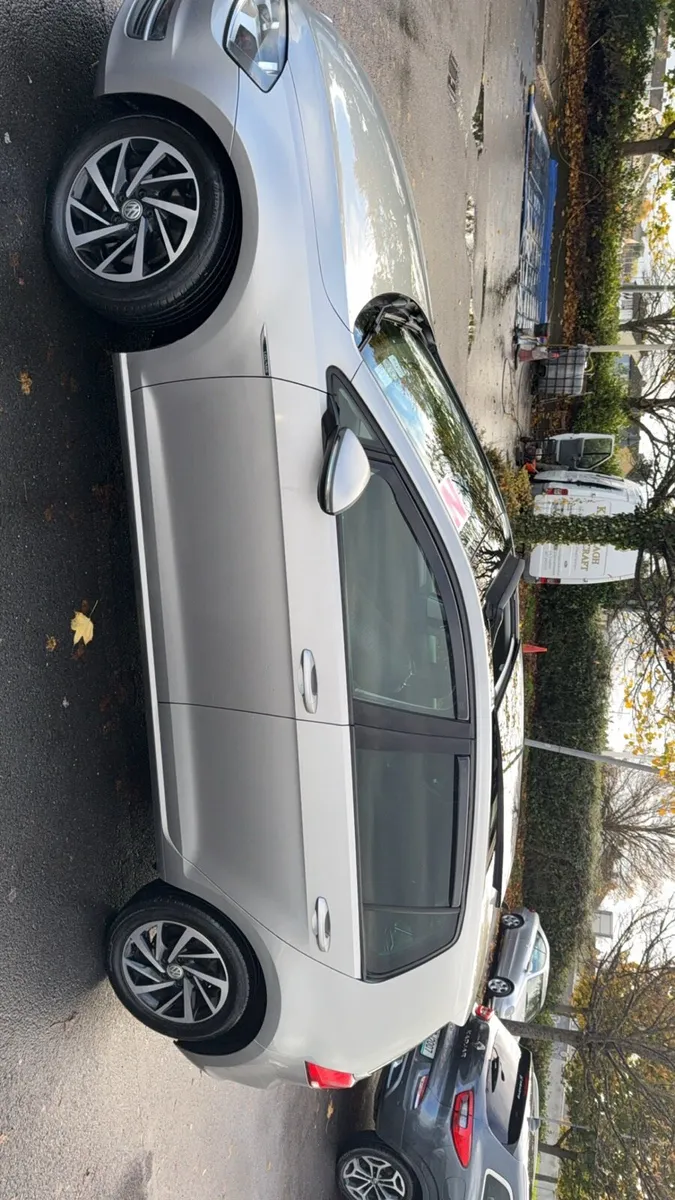 Volkswagen Golf - Image 4