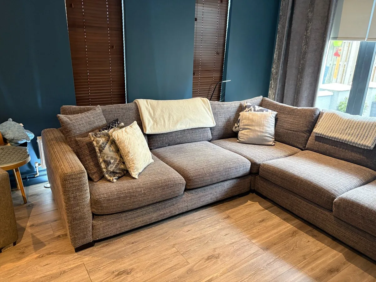Couch - Image 2