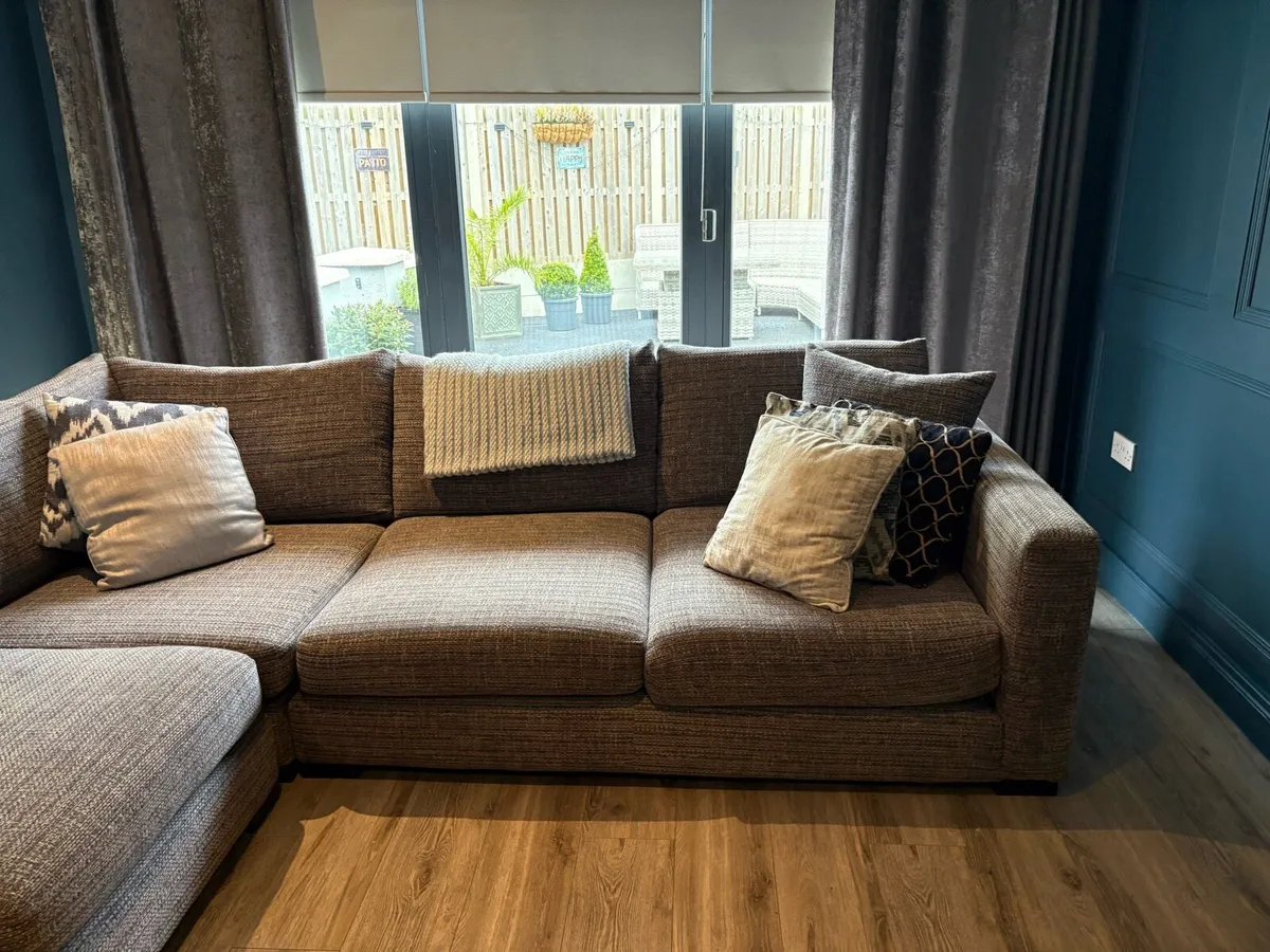 Couch - Image 4