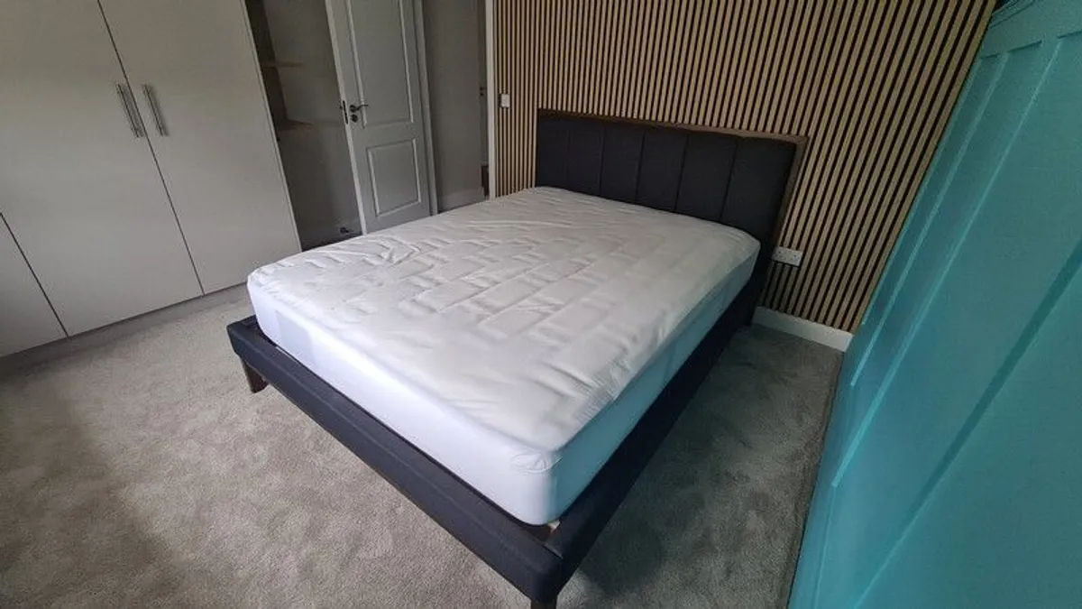 king bed - Image 2