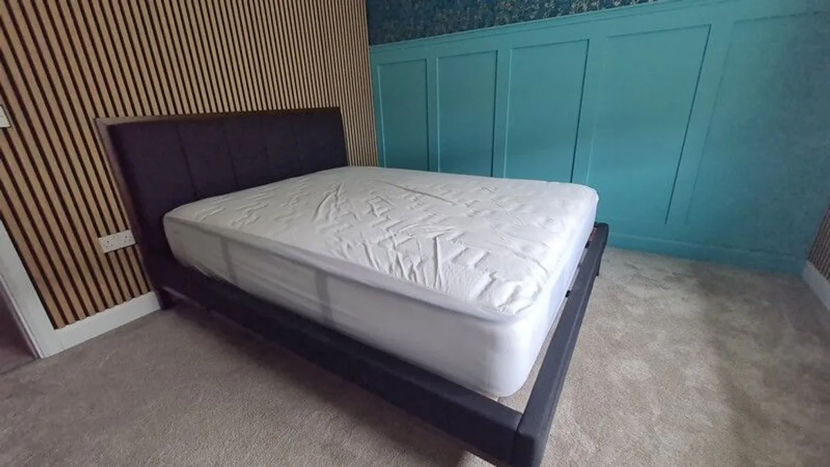 king bed - Image 3
