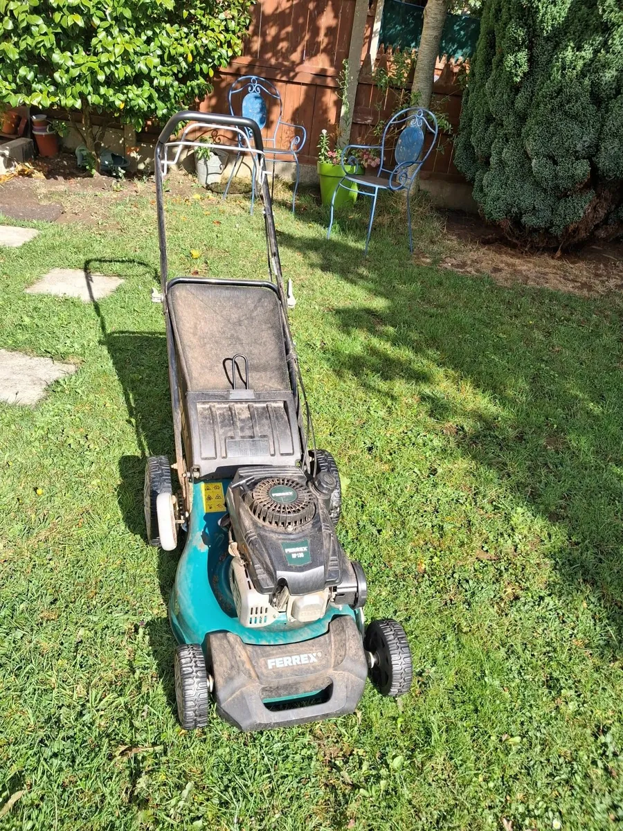Petrol Ferrex self propelled lawnmower - Image 2