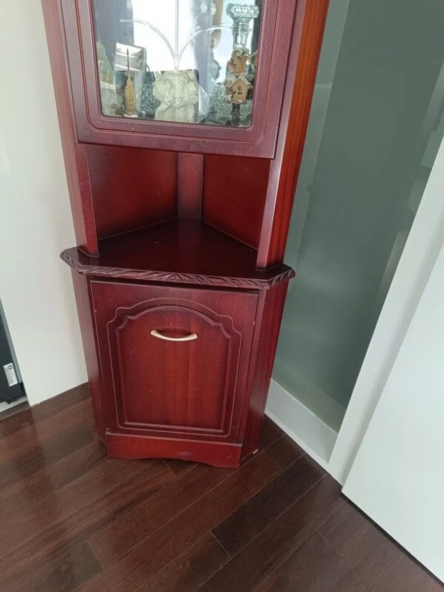 corner display  units. Looking for immediate sell - Image 2