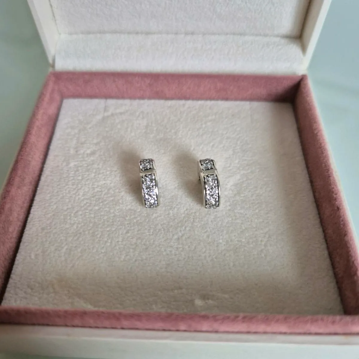Pandora charm clips x2 sparkly clear - Image 3