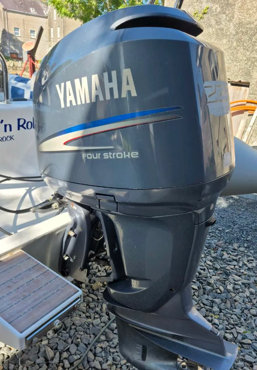 Yamaha F225 EFI 4 stroke boat outboard motor - Image 2