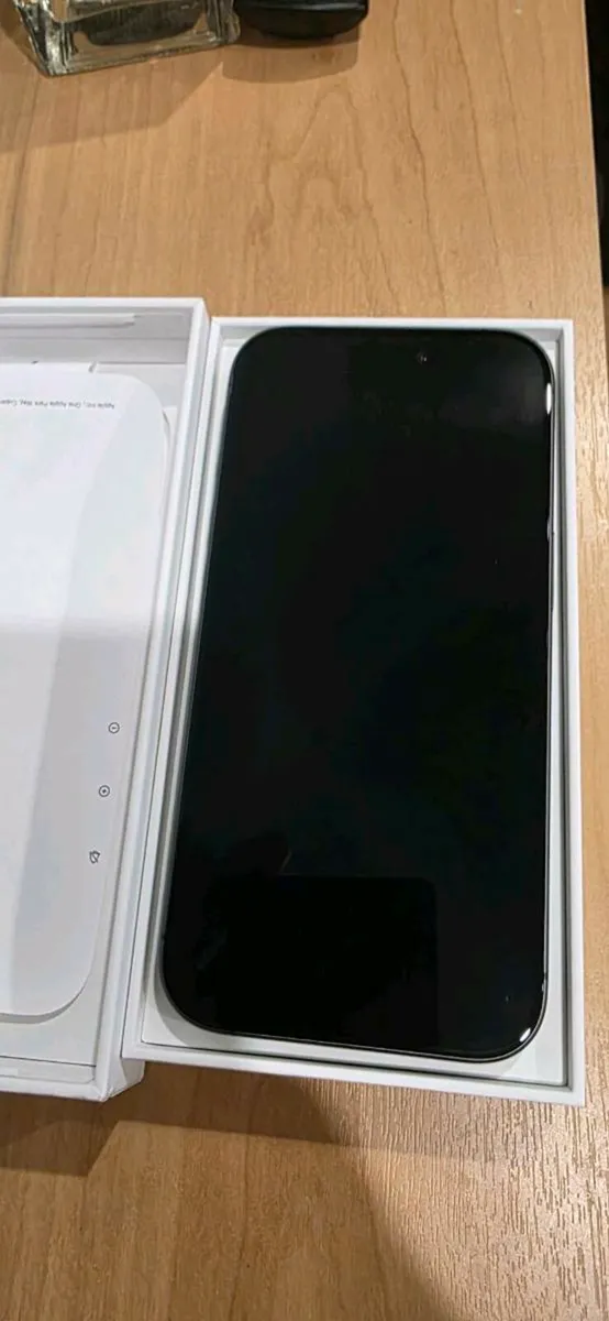Iphone 17 Black - Image 4