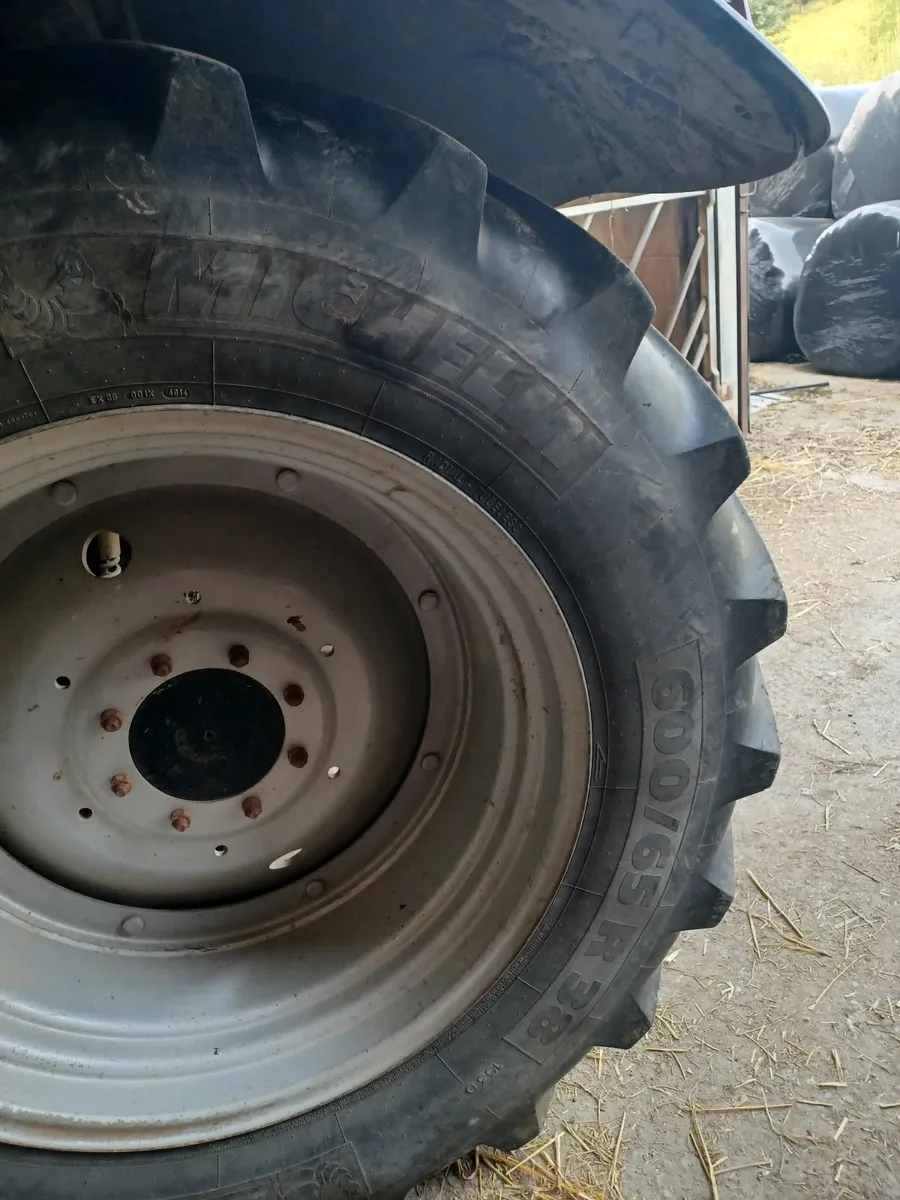 Tractor tyres - Image 1