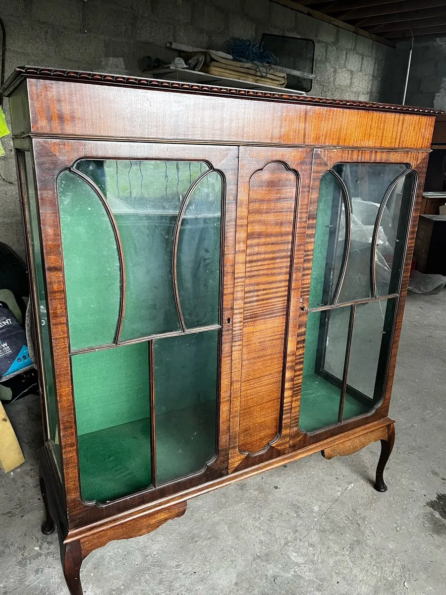 Display cabinet - Image 1