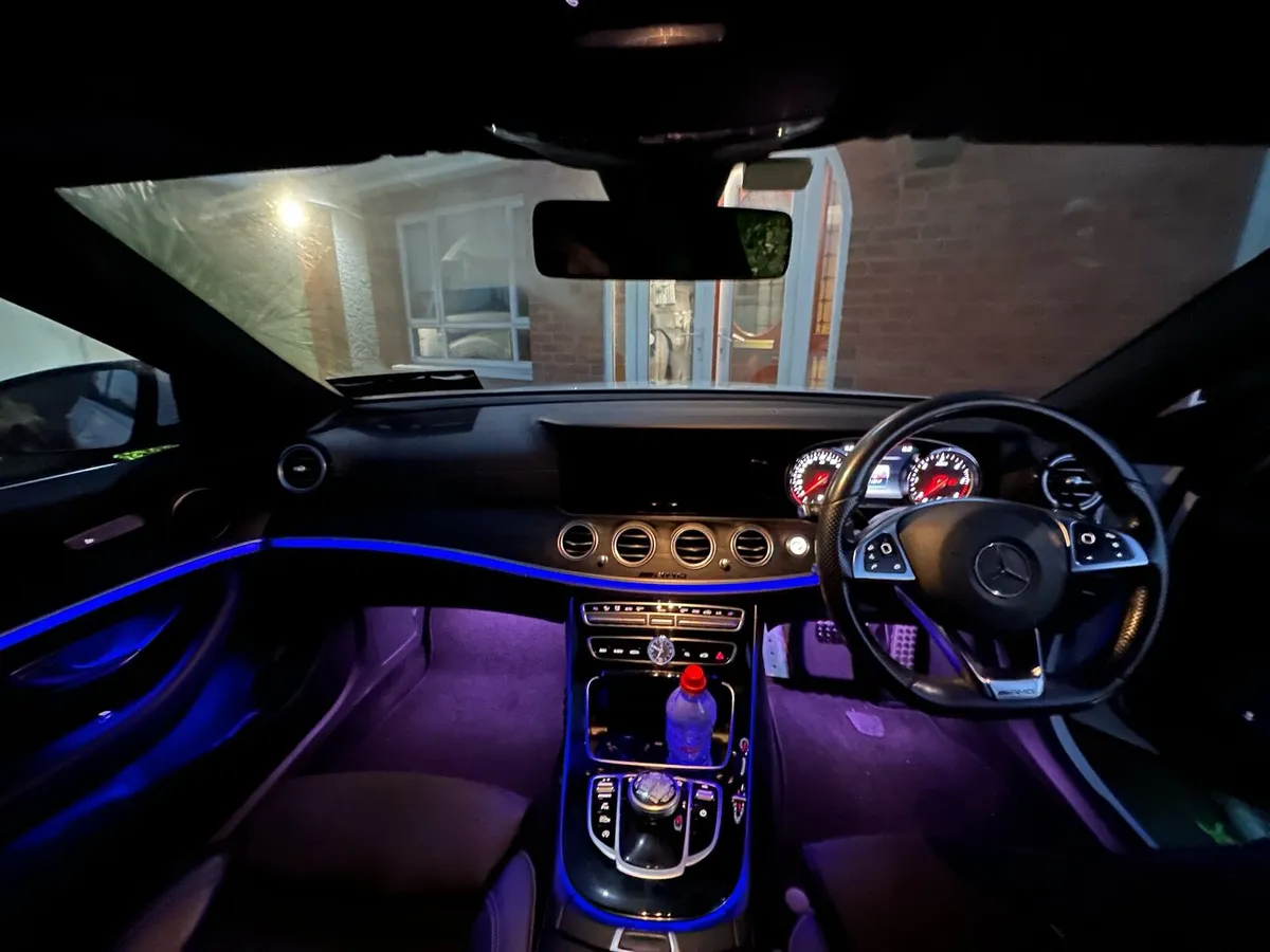 Mercedes E220d AMG Premium - Image 3
