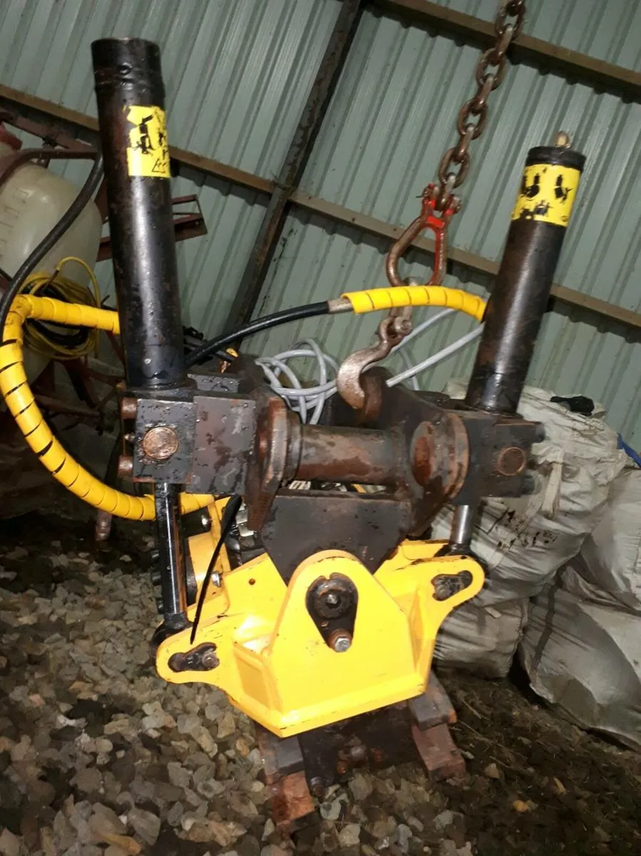 Engcon tilt rotator - Image 2