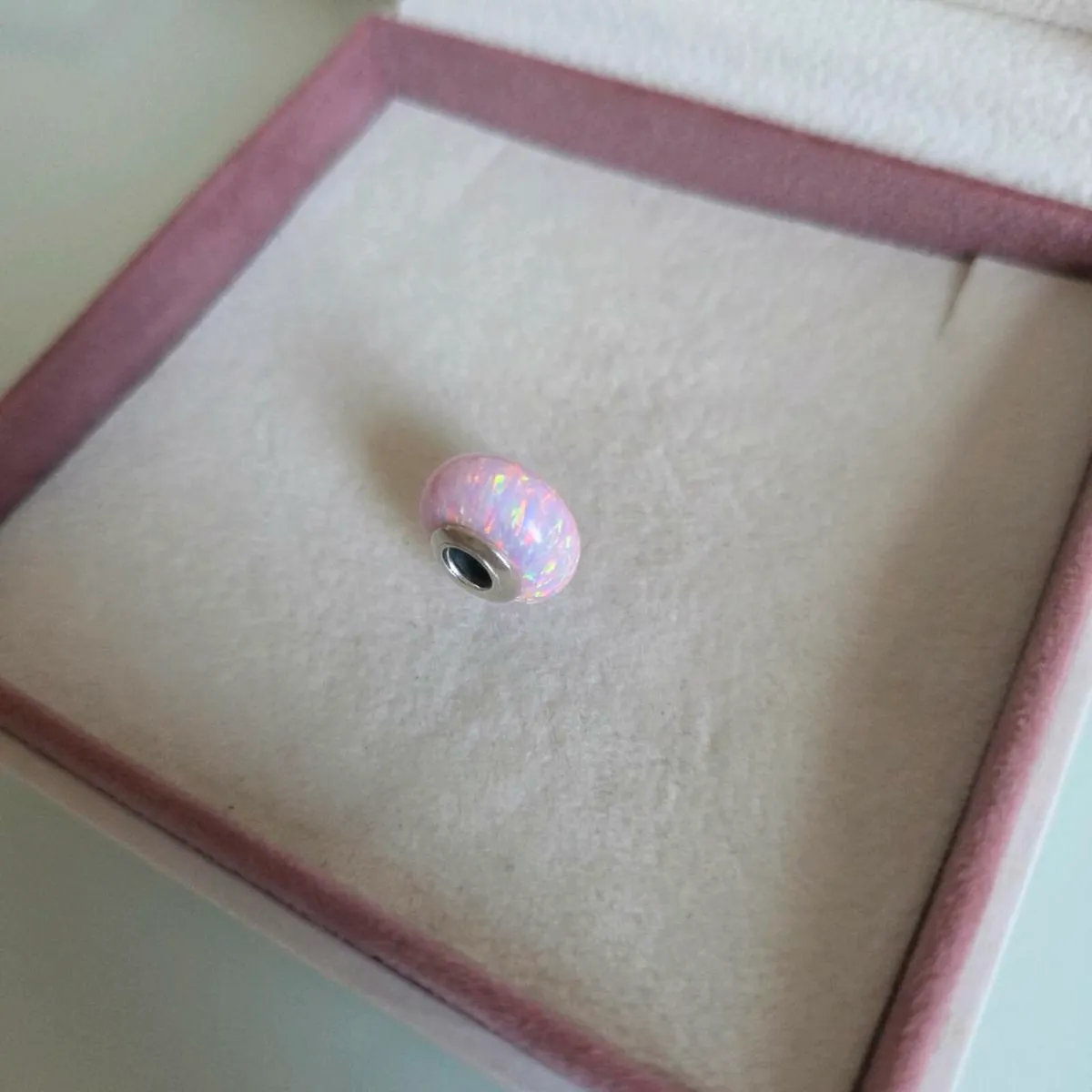 Pandora pink charm opalescent - Image 3