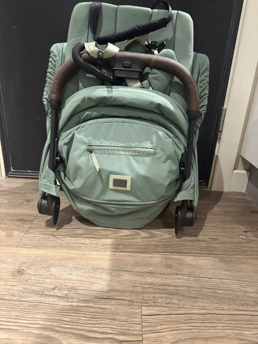 Cybex coya collapsible stroller & buggy board - Image 4