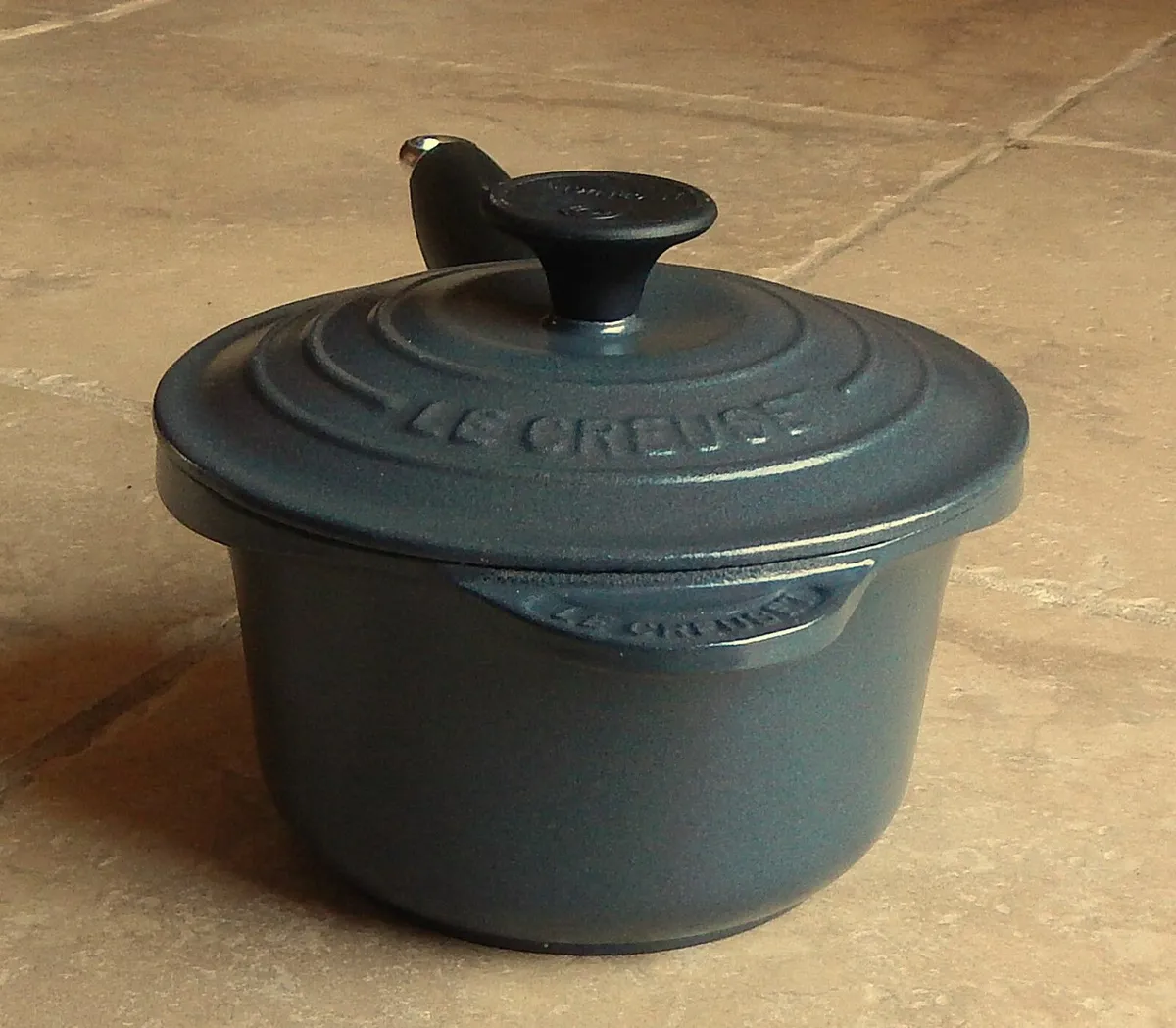Le Creuset Cast Iron Saucepan - Image 3