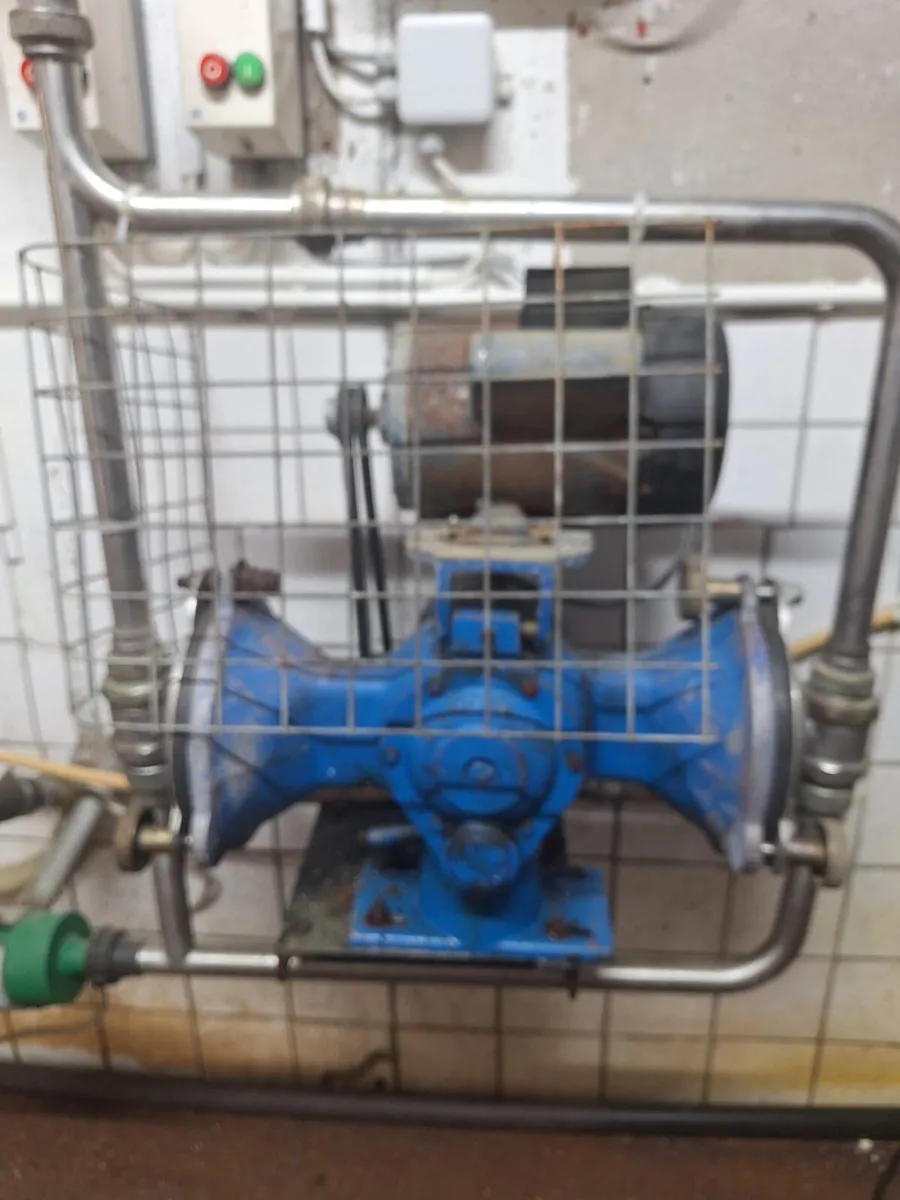 Milking parlour - Image 4