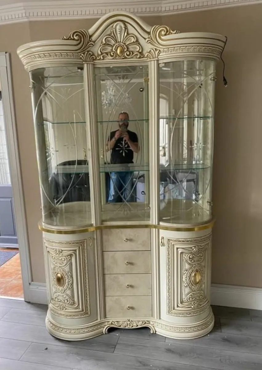 Leonardo furniture - Image 1
