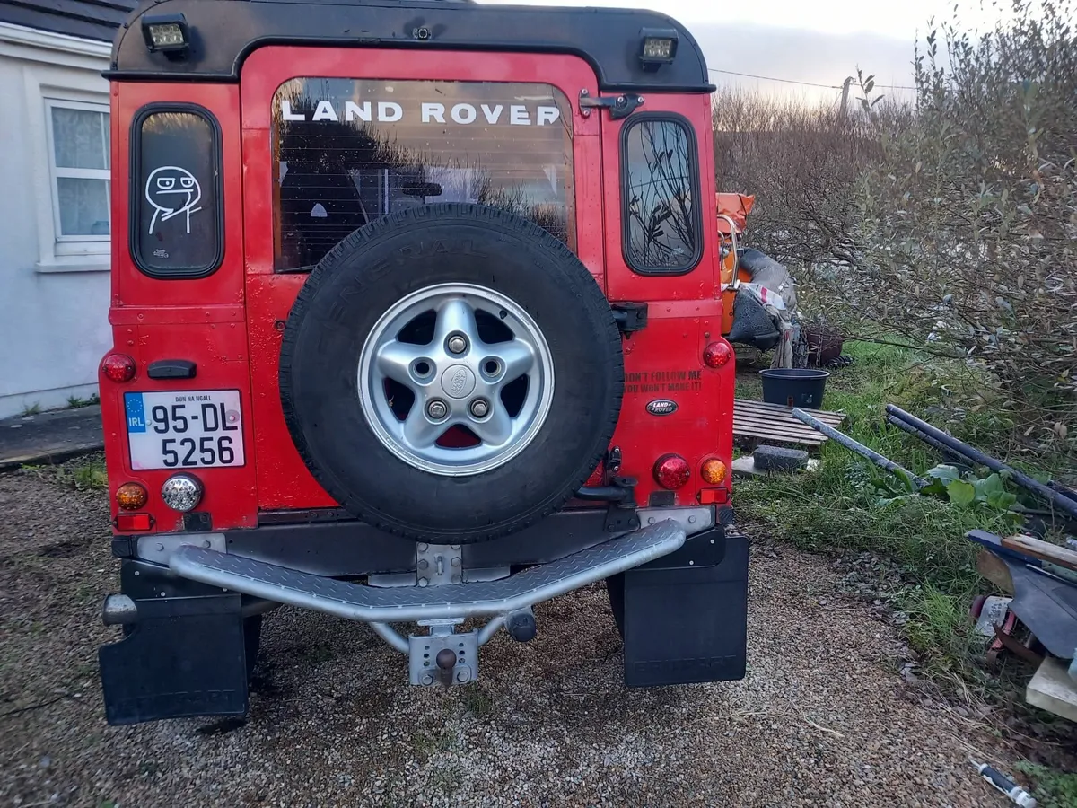 Land Rover Defender  90 1995 - Image 2