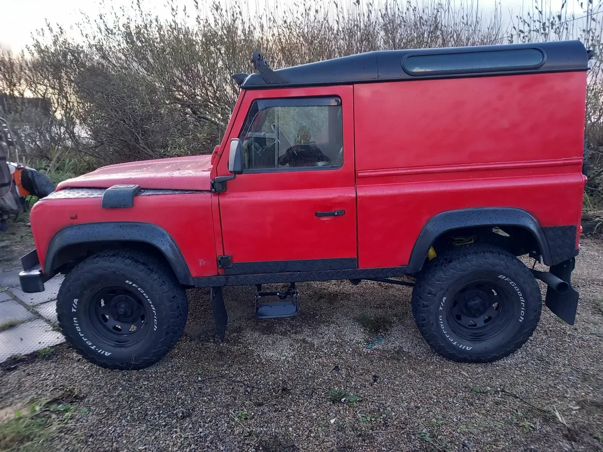 Land Rover Defender  90 1995 - Image 4