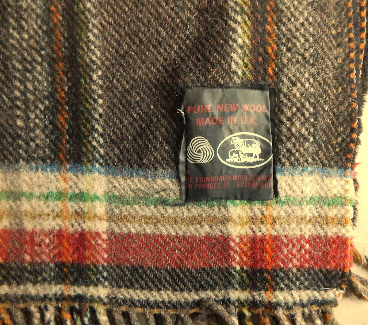 Large Vintage Edinburgh Woolen Mills Wool Blanket - Image 3