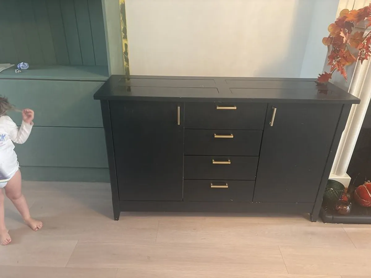 Cabinet - Image 1