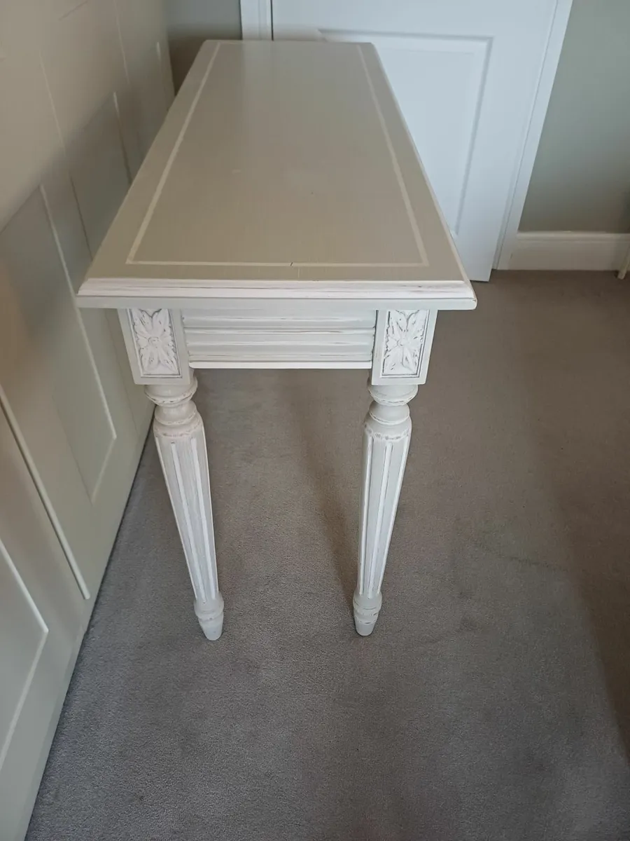 Console Table - Image 3