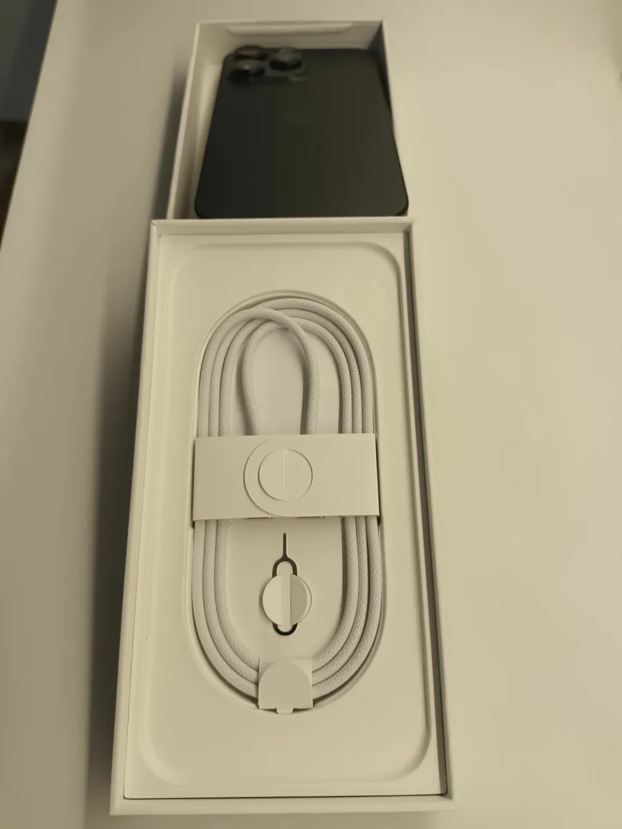 IPhone 16 Pro Max - Image 2
