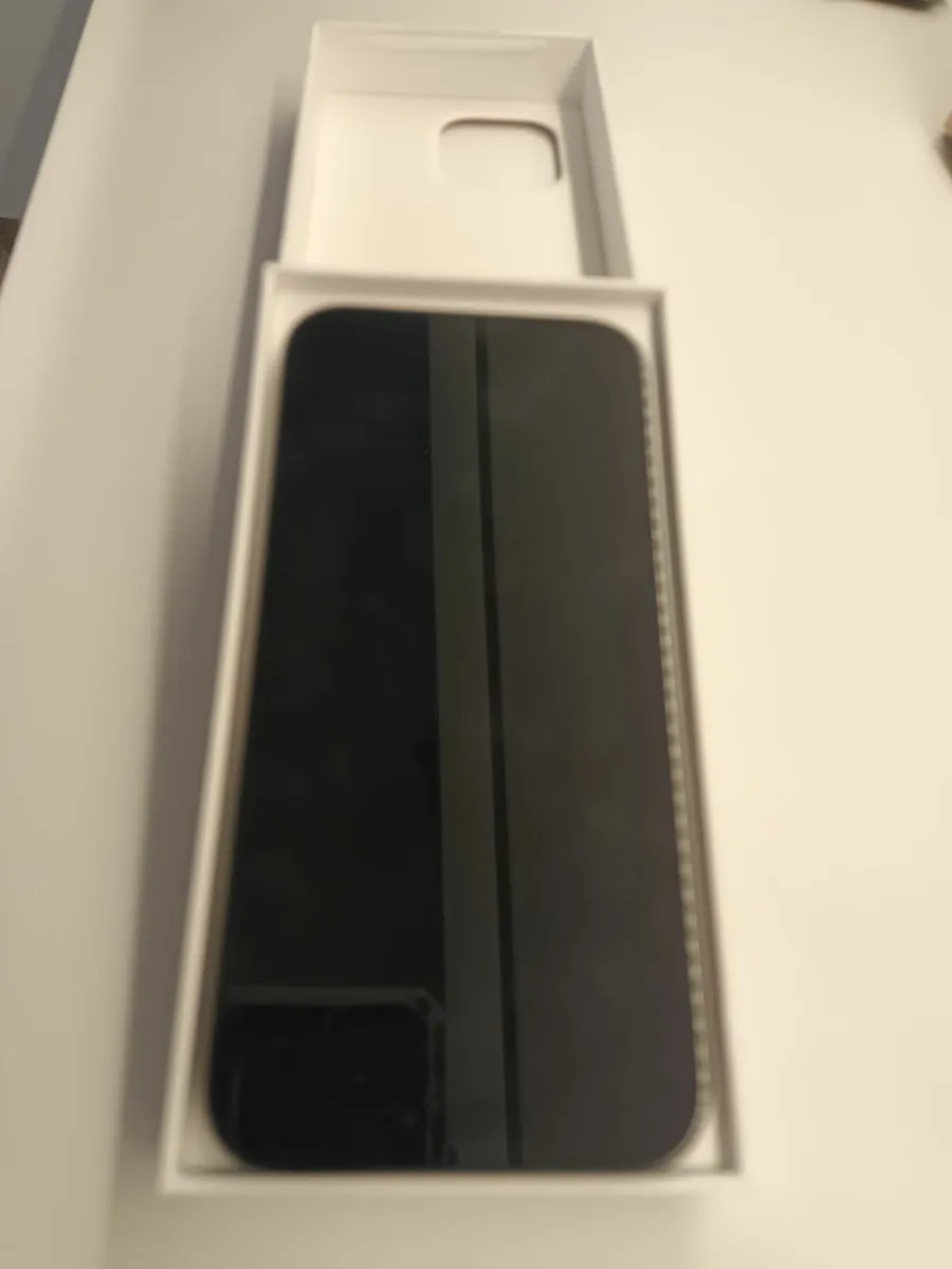IPhone 16 Pro Max - Image 3