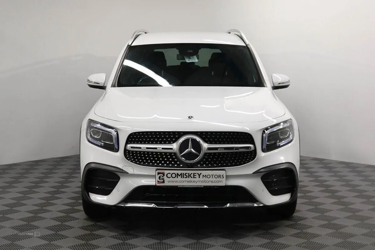 Mercedes-Benz GLB 200 AMG Line - Image 2