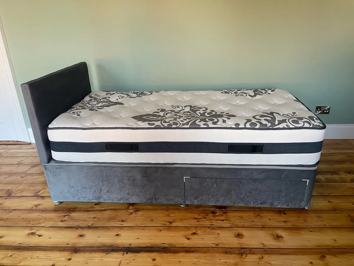 Single bed with headboard - Image 1
