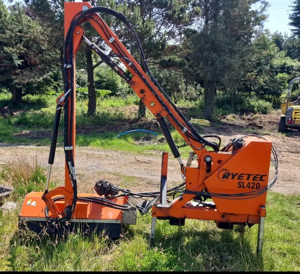 2020 Ryetec SL420 compact tractor hedgecutter