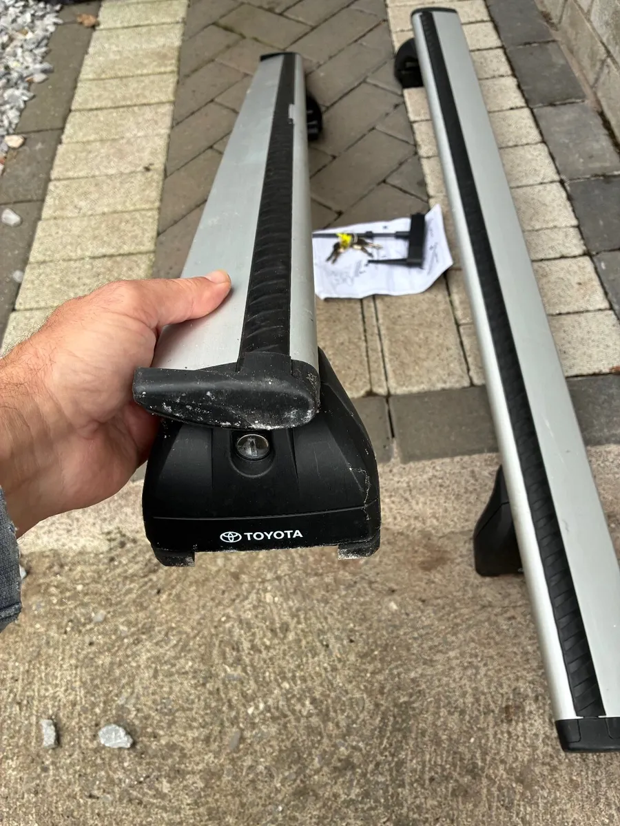 Roof bars GENUINE Toyota roof rack - Image 1