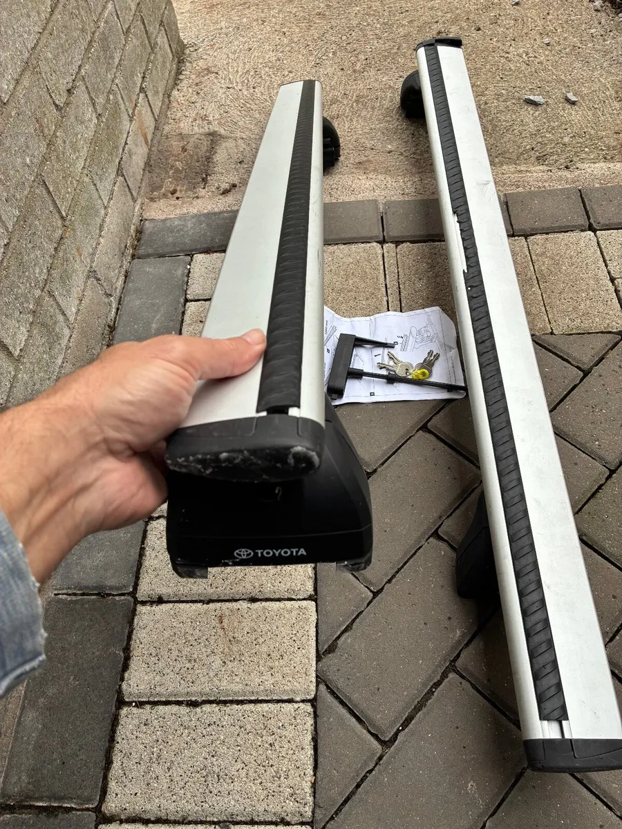 Roof bars GENUINE Toyota roof rack - Image 2