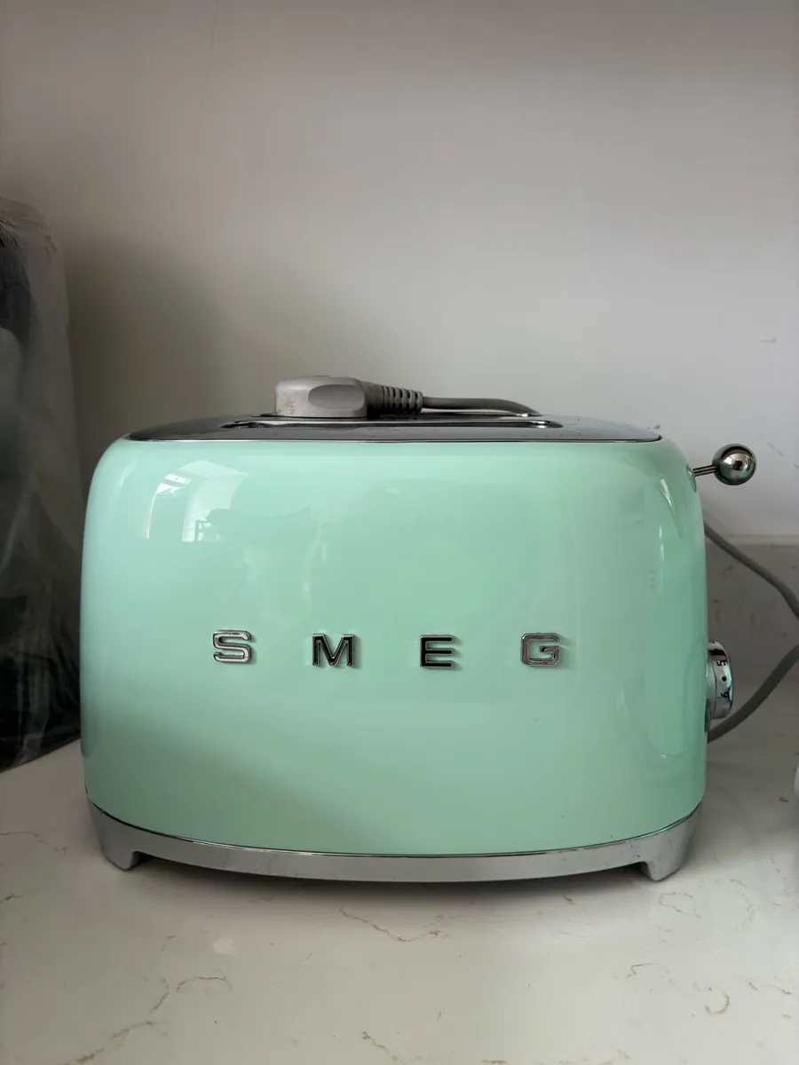 SMEG kettle and toaster - Image 3