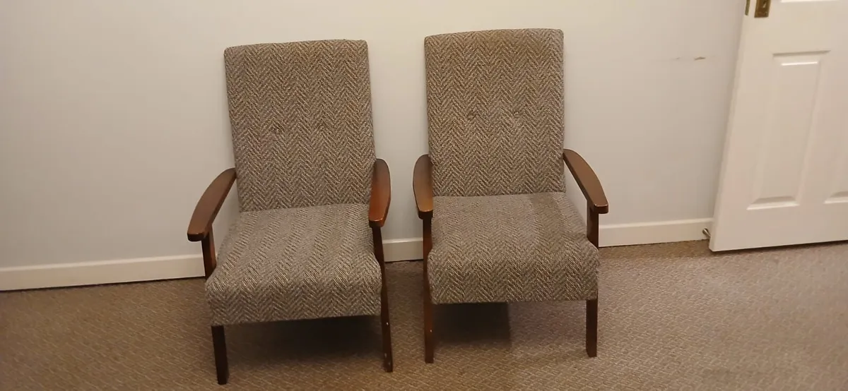 table +4chairs sofabed  2armchairs bed+2 mattress - Image 3