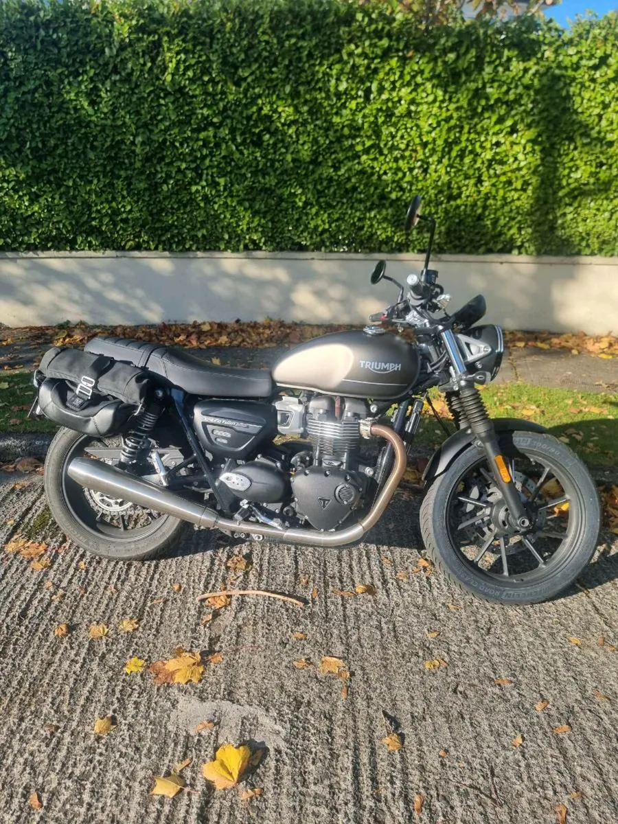 Triumph Speed Twin 900 - Image 1