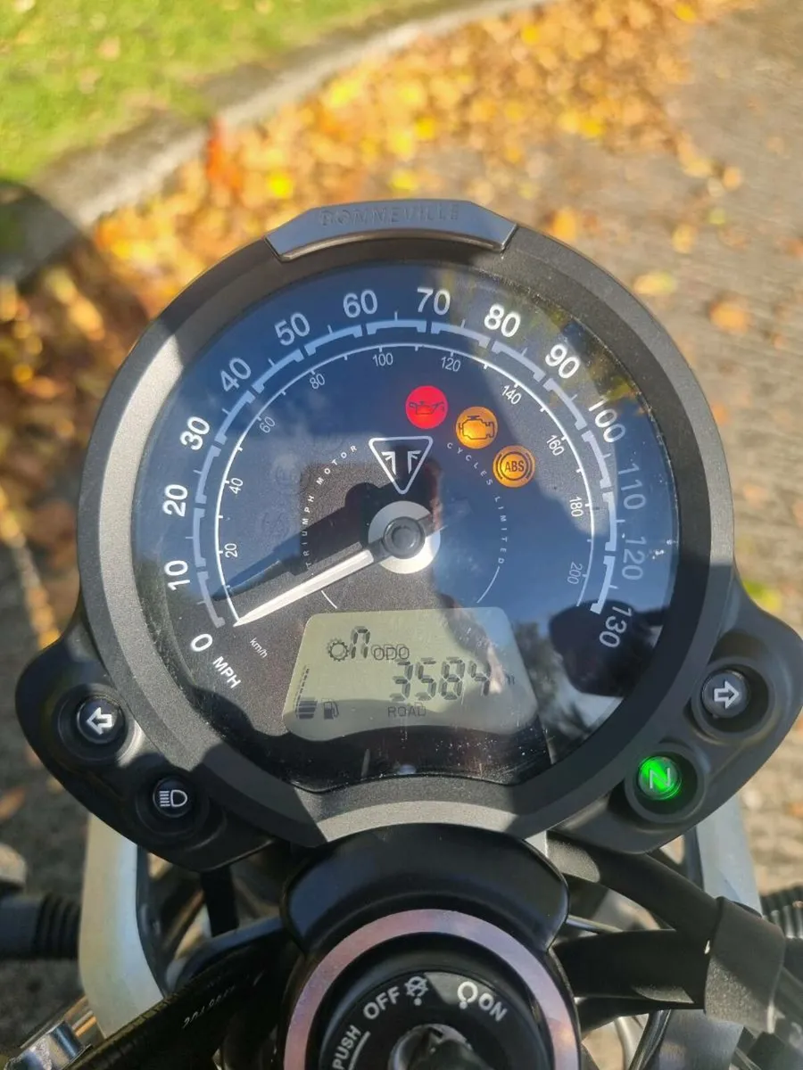 Triumph Speed Twin 900 - Image 4