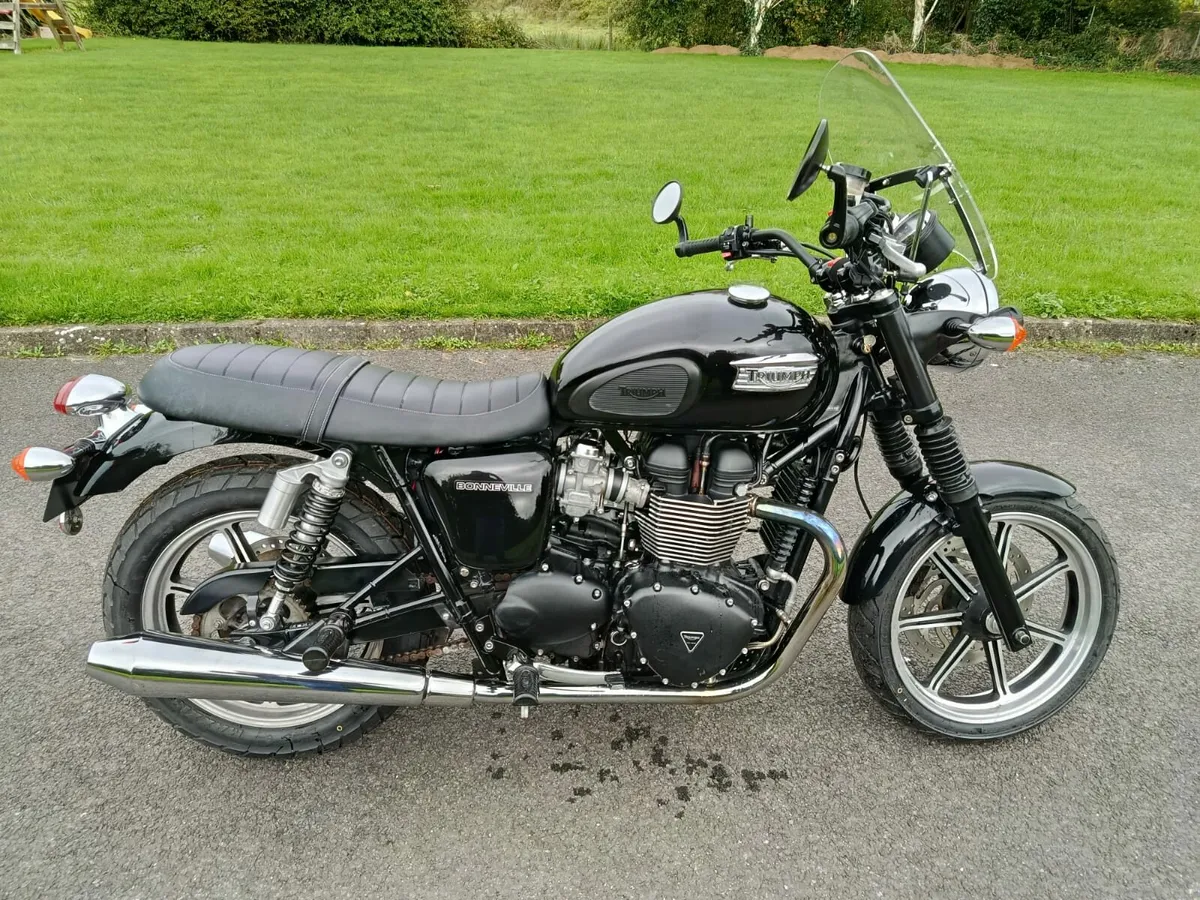 Motorcycle - Image 4