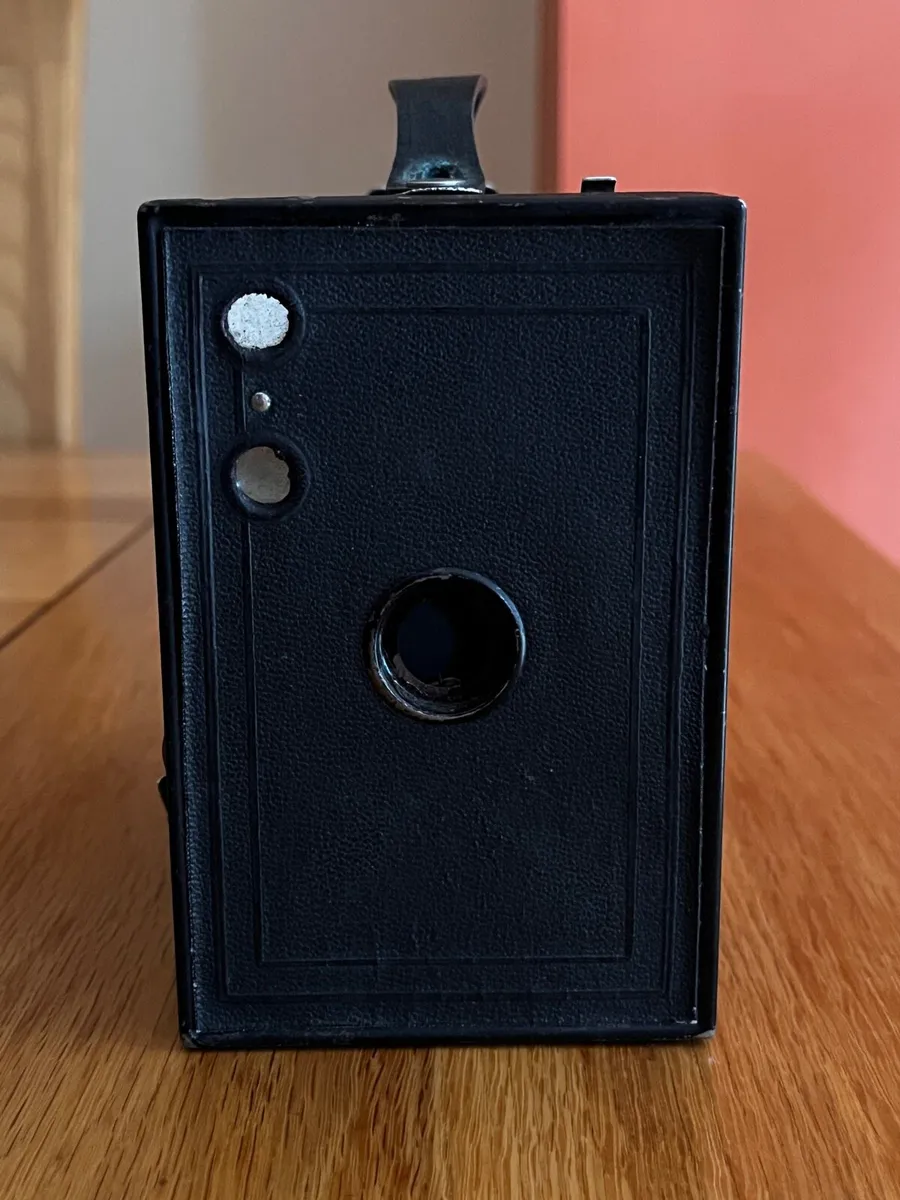Brownie vintage camera - Image 4