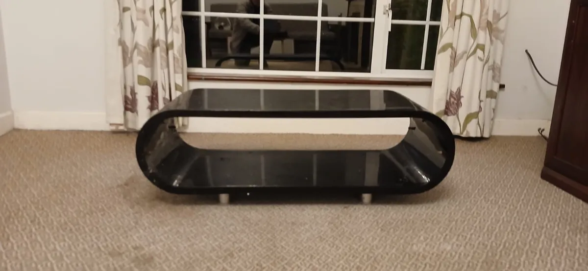 toaster hoover bed locker tvtable 4mirrors. - Image 4