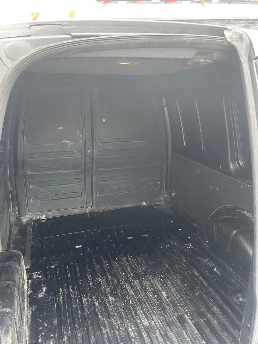 Volkswagen Caddy 2018 - Image 2